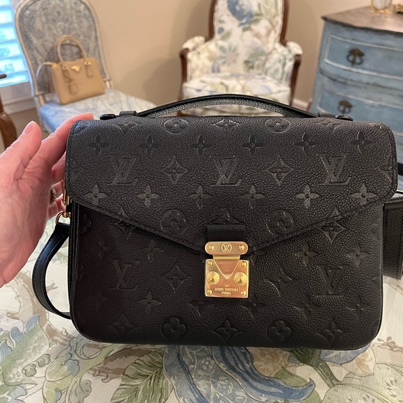 Louis Vuitton Handbags - Louis Vuitton Pochette Métis Black Empriente Leather Pristine